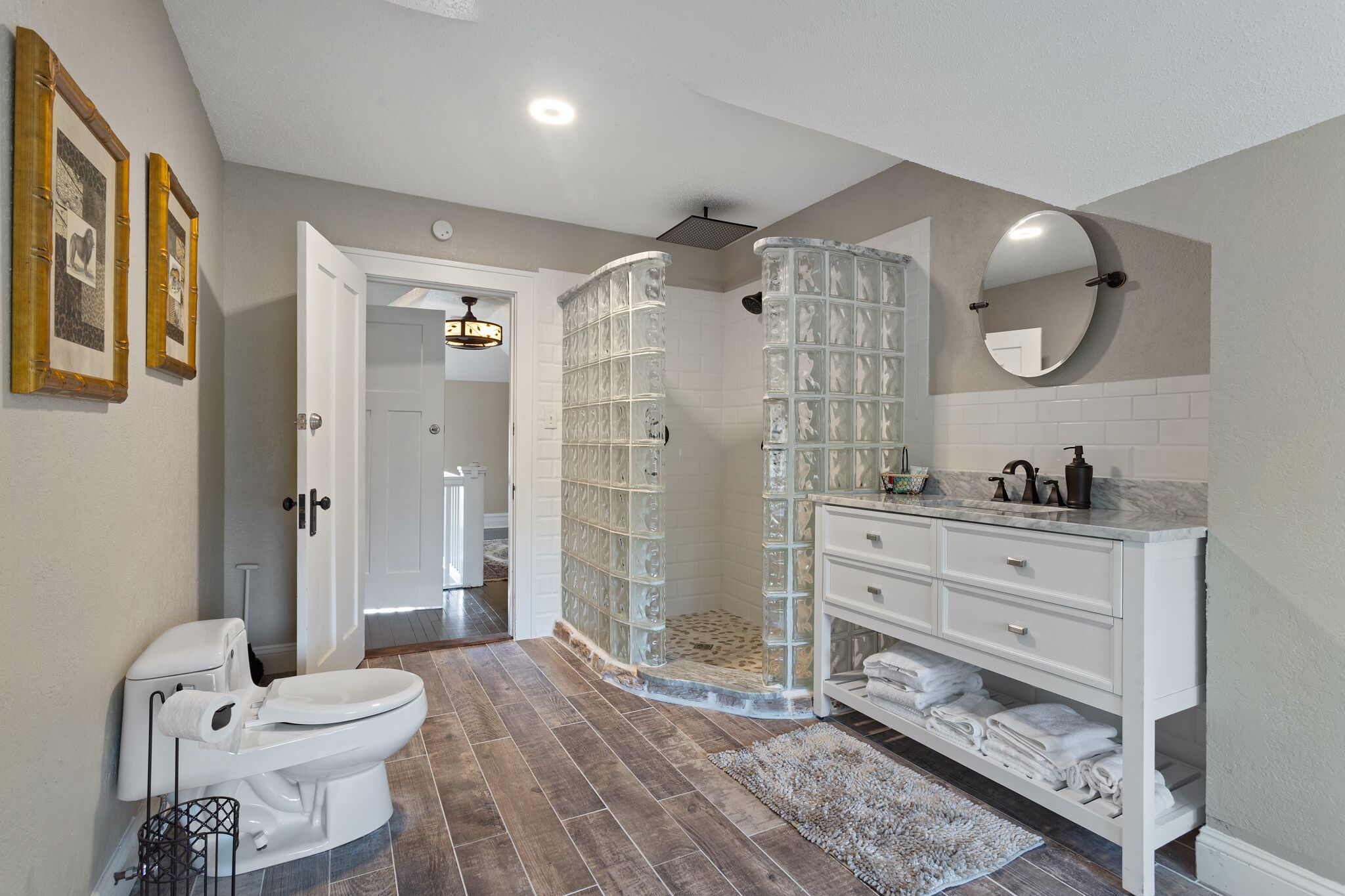 Shower, jetted bath, hair dryer, towels