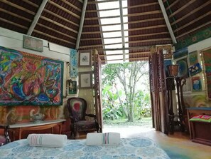 Basic Room | Free WiFi, bed sheets - Tropical Biohostel by Rotamundos (Nocaima)