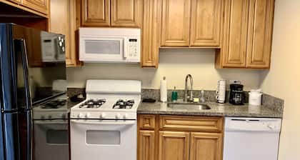 Gorgeous house 10 minutes away from SCK Airport