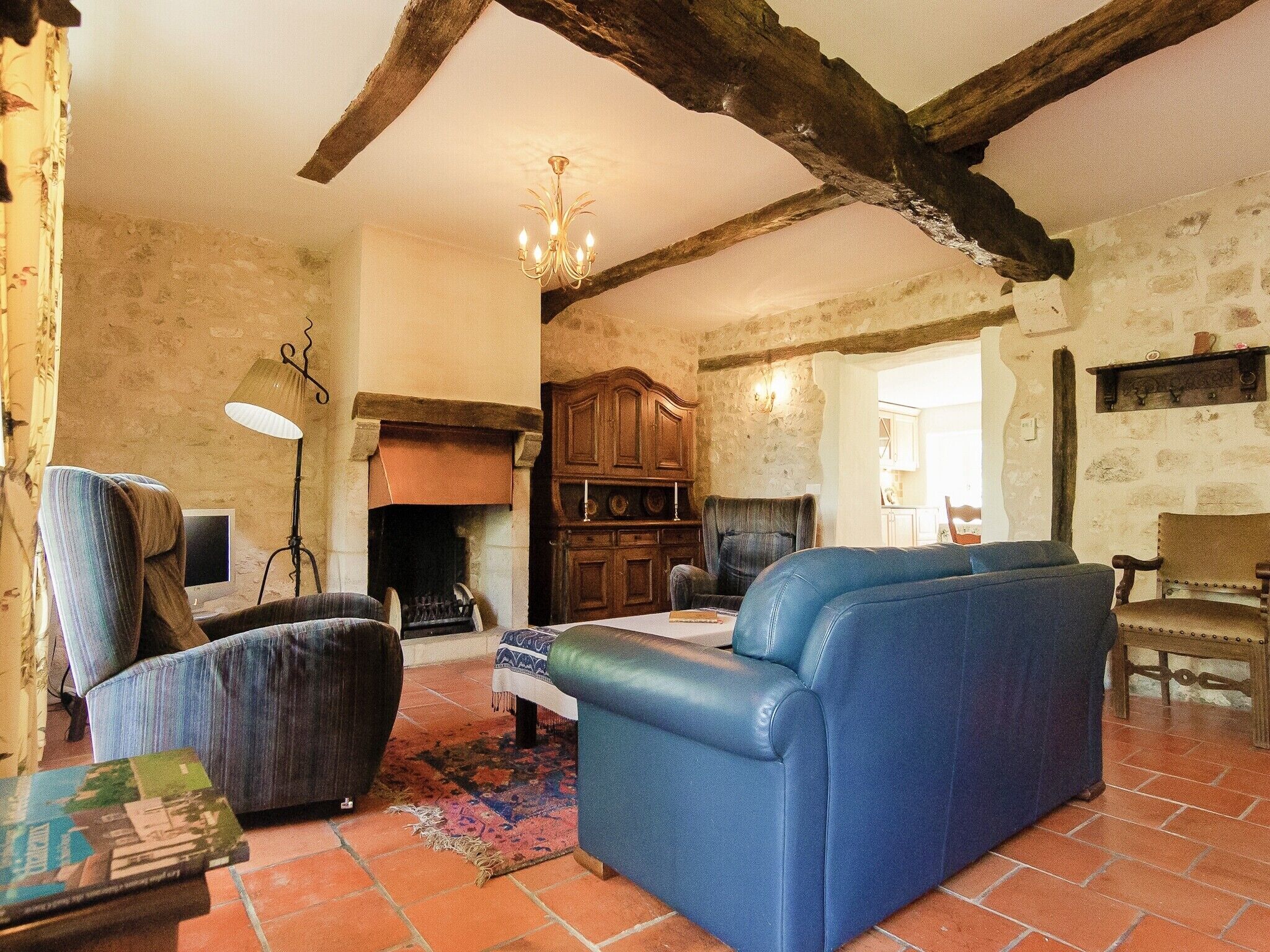 Télévision, cheminée