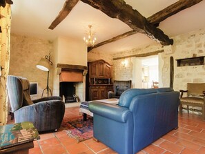 Televisie en een open haard