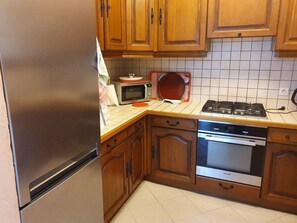 Refrigerador, microondas, horno, lavavajillas