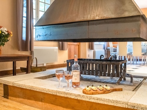 Maison en Pierre St Denis avec Piscine & Vue