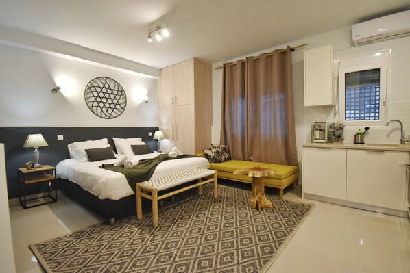 Luxury Studio Suite - Window to Acropolis (Athens)