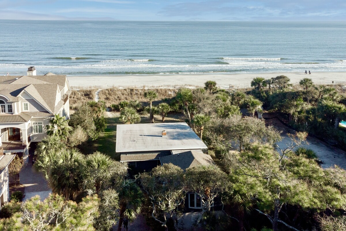 Sandpiper by AvantStay | Historic, Character Filled Beach House