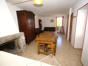 Interior - Hilltop Stay near Beaulieu (Beaulieu)