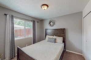 1 bedroom, desk, iron/ironing board, free WiFi - Terra Blanca, near Old Town (Albuquerque)
