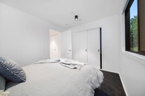 1 bedroom, iron/ironing board, free WiFi