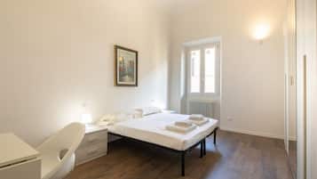 3 Schlafzimmer, Schreibtisch, Bügeleisen/Bügelbrett, WLAN