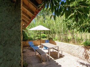 Outdoor dining - Cottage in Bourgnac with Whirlpool (Bourgnac)