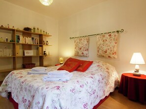 1 bedroom, WiFi - Cottage in Bourgnac with Whirlpool (Bourgnac)