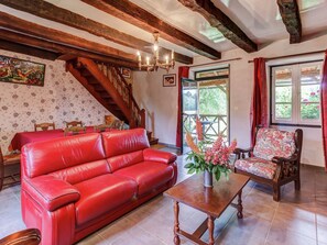 TV, fireplace, DVD player