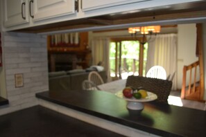 Dining - Condo < 1mi. from Mt. Snow / Free Shuttle (West Dover)