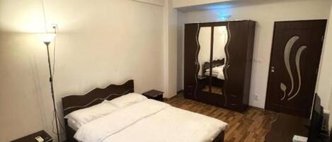 1 bedroom, WiFi, bed sheets