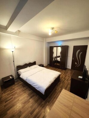 1 habitación, wifi y ropa de cama