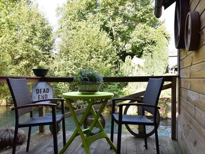 Outdoor dining - Holiday Home in Vitz-Sur-Authie Garden View (Le Ponchel)