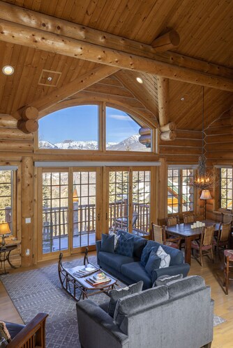 Trailside Ski In/Ski Out Town Home