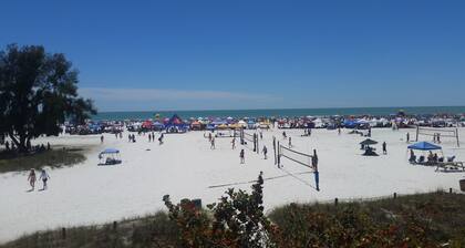 Waterfront single home rental with private lanai, heated pool, and hot tub!