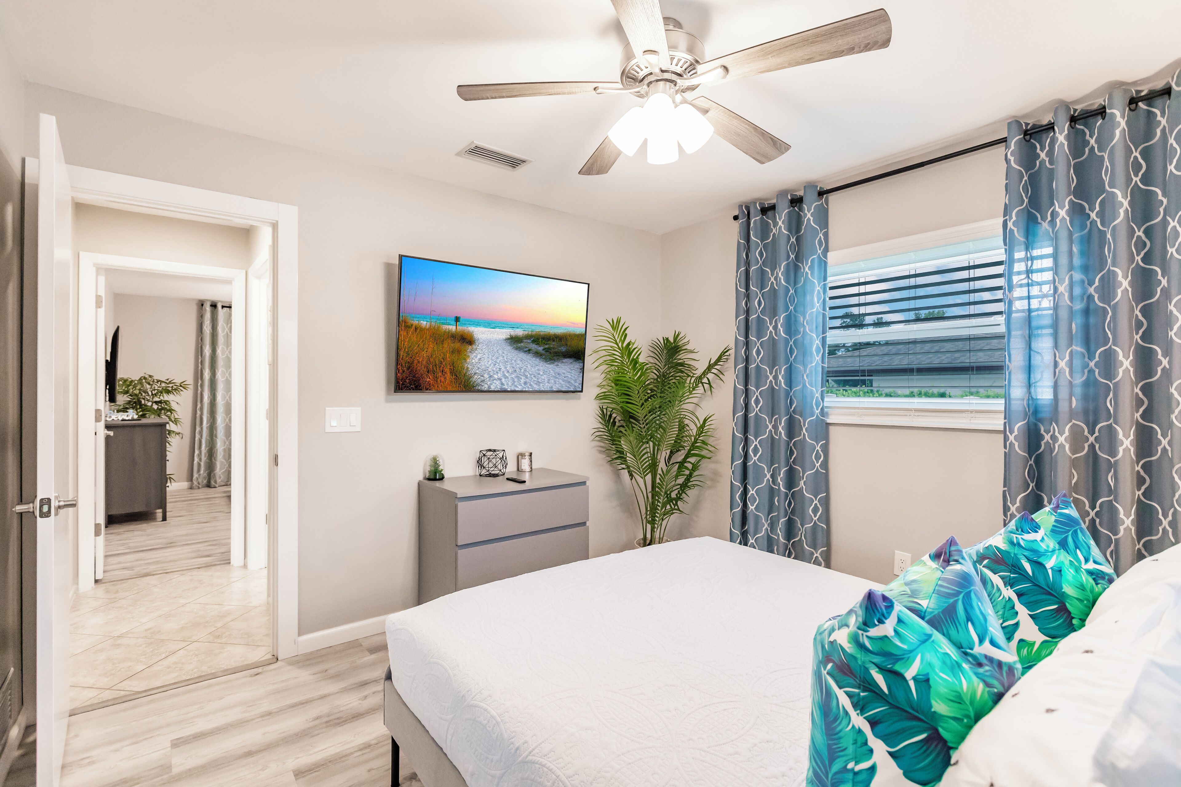 3 soveværelser, skrivebord, strygejern/strygebræt, weekendseng