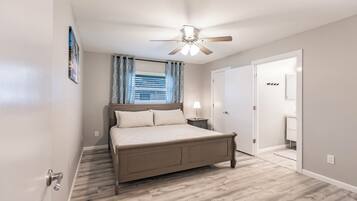 3 bedrooms, desk, iron/ironing board, travel cot