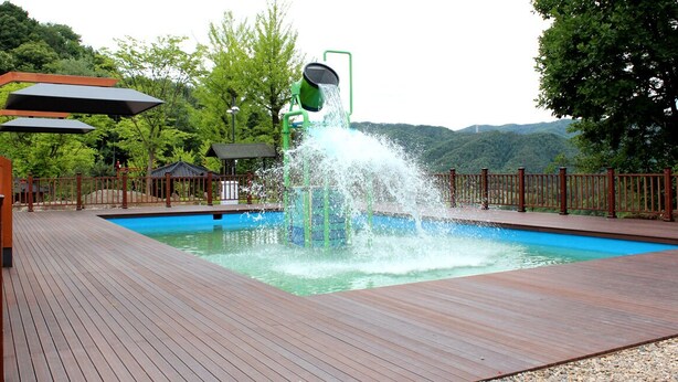 Outdoor pool - Malgeun Forest Camp (Yangpyeong)