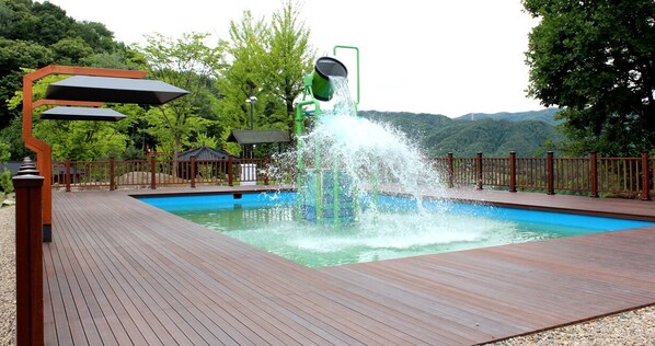 Outdoor pool - Malgeun Forest Camp (Yangpyeong)
