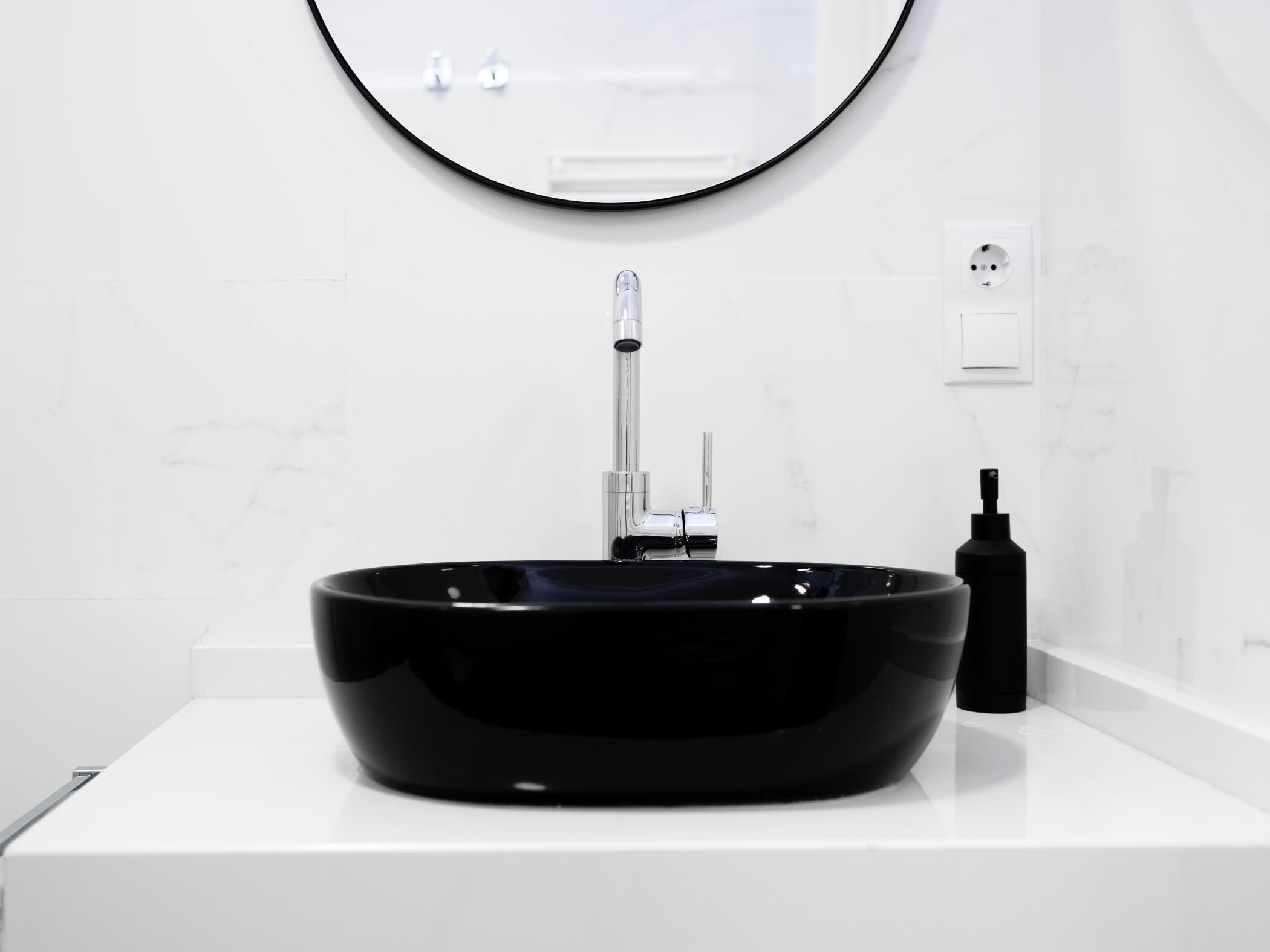 Regadera, secadora de cabello, toallas 