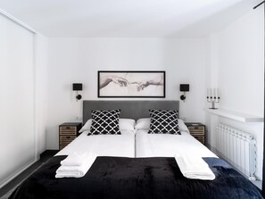 Iron/ironing board, internet, bed sheets - Housingleon- Five Rooms Botines (León)