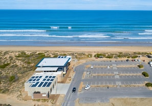 Exterior - 31 Hewett Rd, Goolwa South - In The Sand Dunes & Renovated House (Goolwa South)