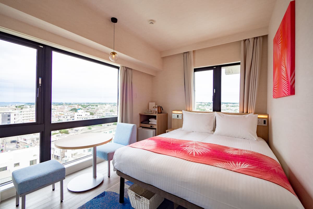 corner double room, non smoking | 1 bedroom, blackout curtains, free wifi, bed sheets