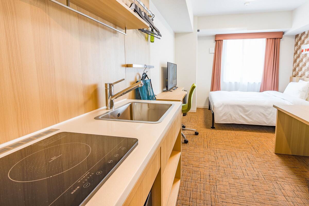 In-room safe, laptop workspace, soundproofing, iron/ironing board