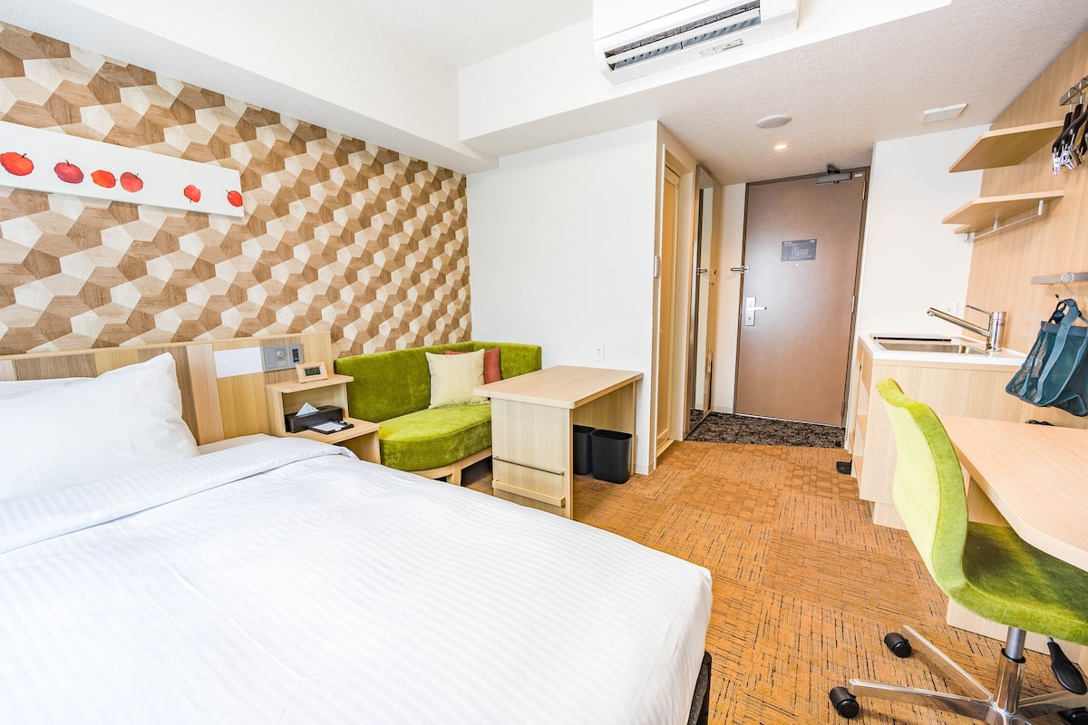 Double Room, Non Smoking, Kitchen (with Washing Machine and Microwave)