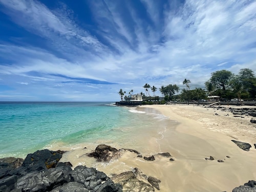 Peaceful Kona Retreat—Steps to Magic Sands Beach · King Beds · Ocean View · AC