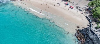 Paradise! Kona Romantic Oasis Ocean-View! Steps 2 Magic Sands Beach! AC +Parking