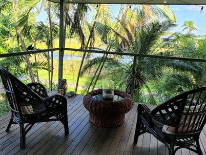Tranquil Tropical 4 Bedroom House with Spa