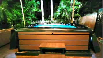 屋外スパ浴槽
