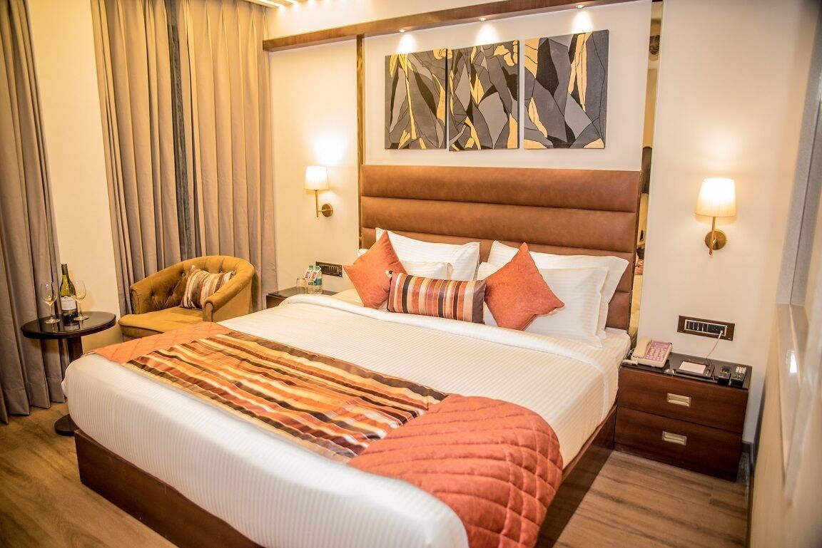 executive double or twin room | 1 bedroom, minibar, in-room safe, desk