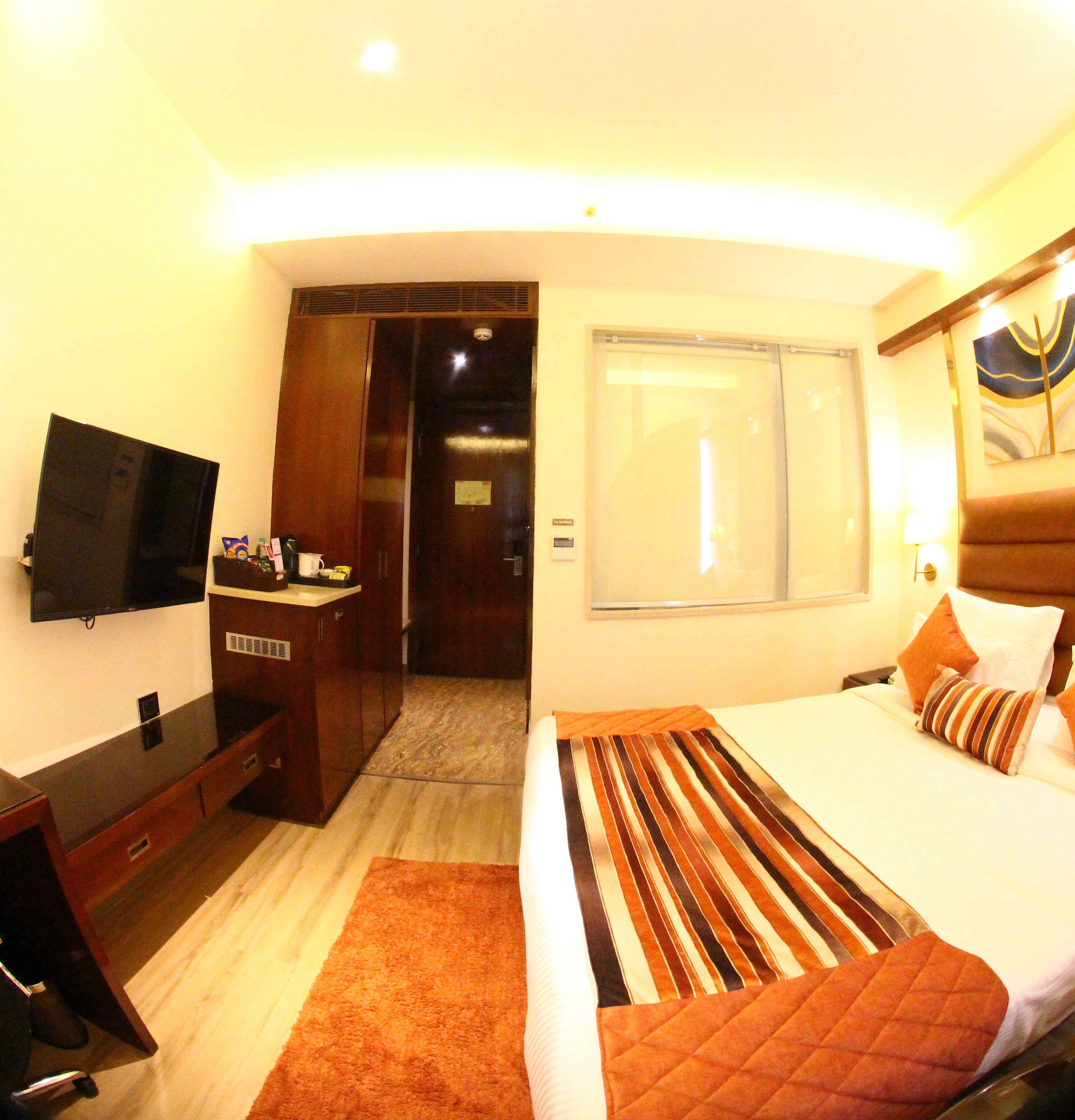 premium double room | 1 bedroom, minibar, in-room safe, desk