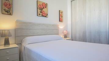 2 dormitoris, planxa i posts de planxar, wifi gratuïta i roba de llit