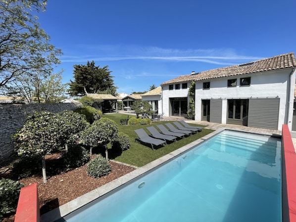 Outdoor pool, a heated pool