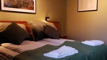 1 bedroom, desk, laptop workspace, free WiFi