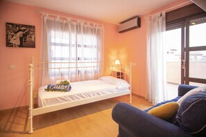 5 slaapkamers, een strijkplank/strijkijzer, gratis wifi, beddengoed