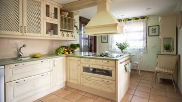 KĂžleskab, mikrobĂžlgeovn, ovn, opvaskemaskine