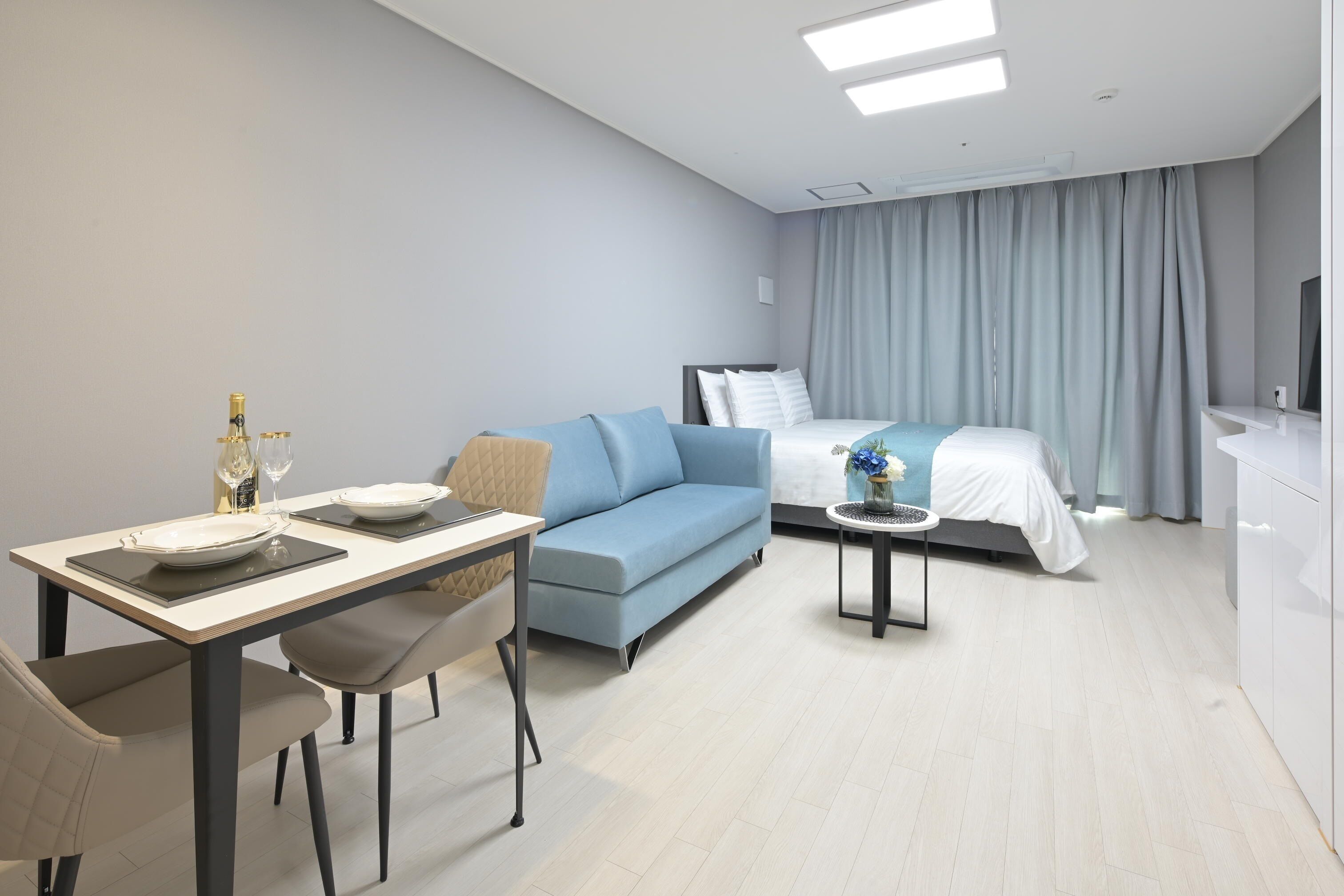 standard double room (b) | free wifi, bed sheets