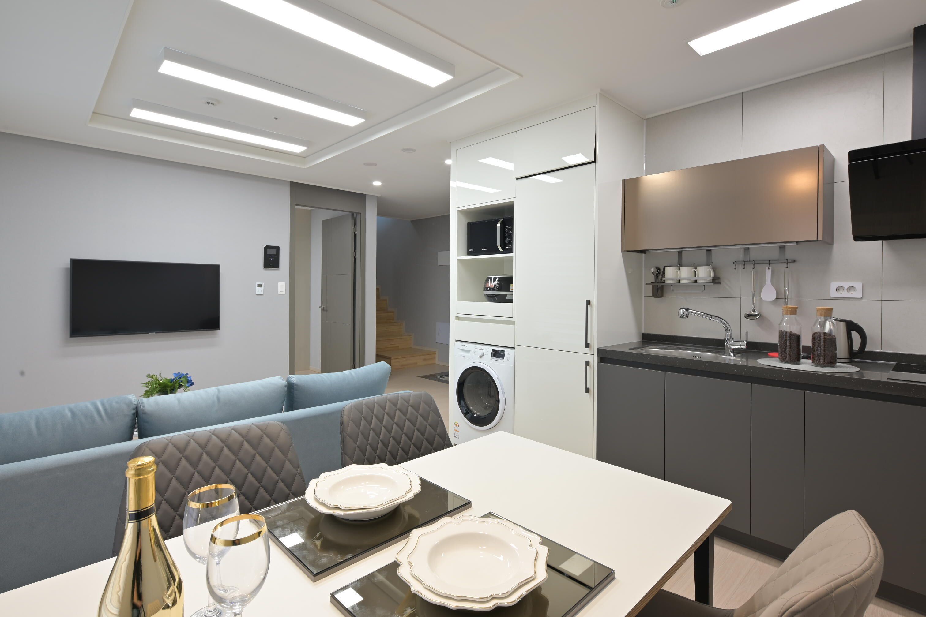 deluxe duplex | free wifi, bed sheets