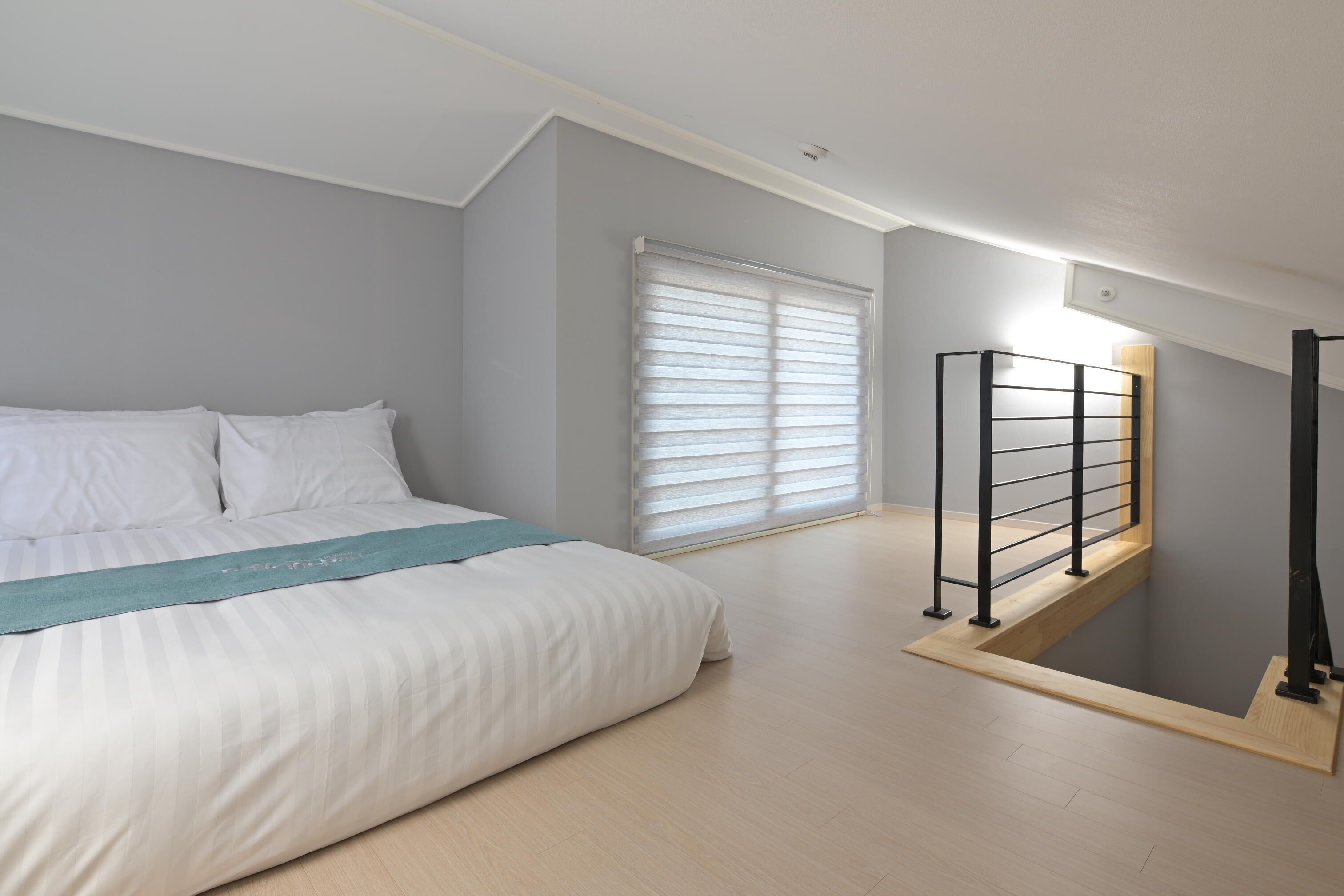 deluxe duplex | free wifi, bed sheets