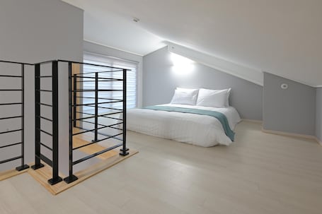 Standard Duplex (A) | 2 bedrooms, free WiFi, bed sheets