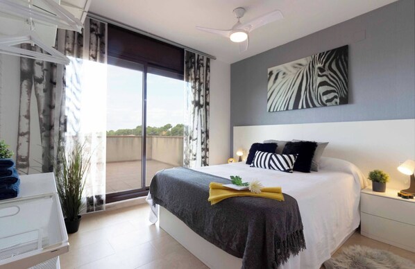 4 bedrooms, iron/ironing board, free WiFi, bed sheets