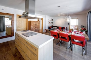 Apartment | Private kitchen | Fridge, microwave, oven, stovetop - Top Location Gerlos! - Lovely Apartment - 6P (Gerlos)
