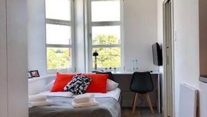 Studiosuite – standard | Skrivebord og wi-fi (inkludert)